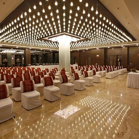 Grand Xenia Hotel Ajmer Ngoại thất bức ảnh