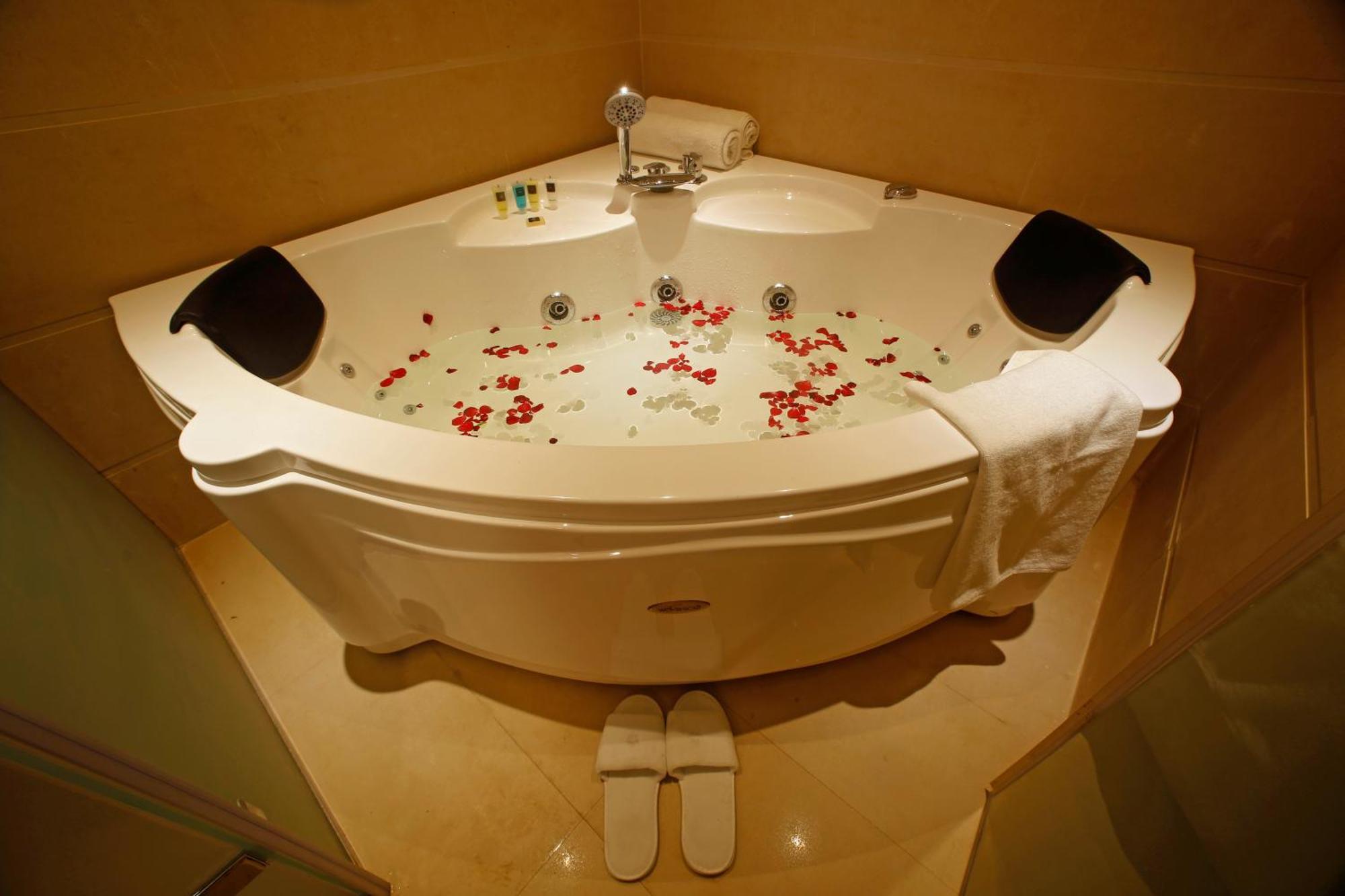 Grand Xenia Hotel Ajmer Ngoại thất bức ảnh