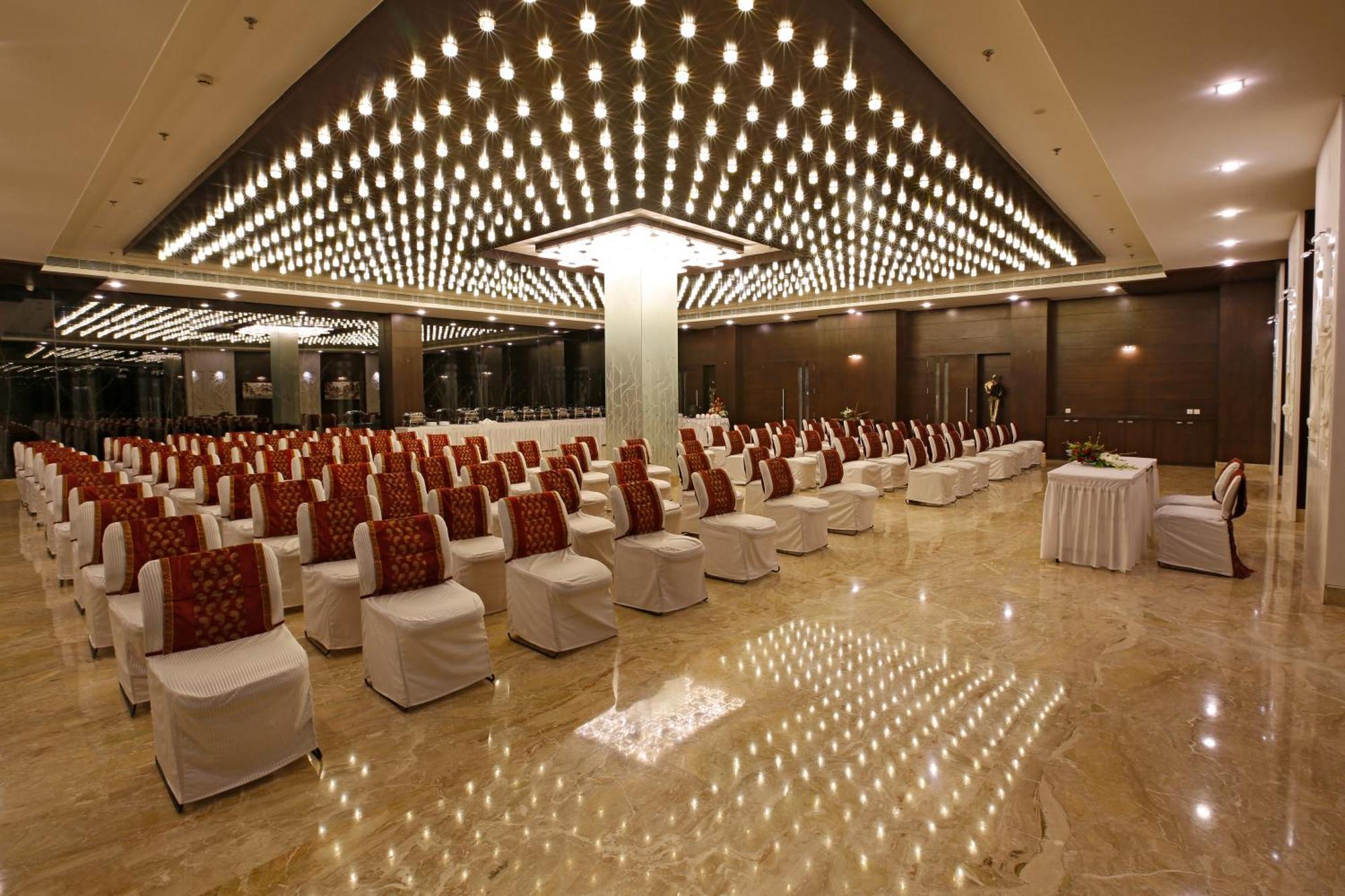 Grand Xenia Hotel Ajmer Ngoại thất bức ảnh