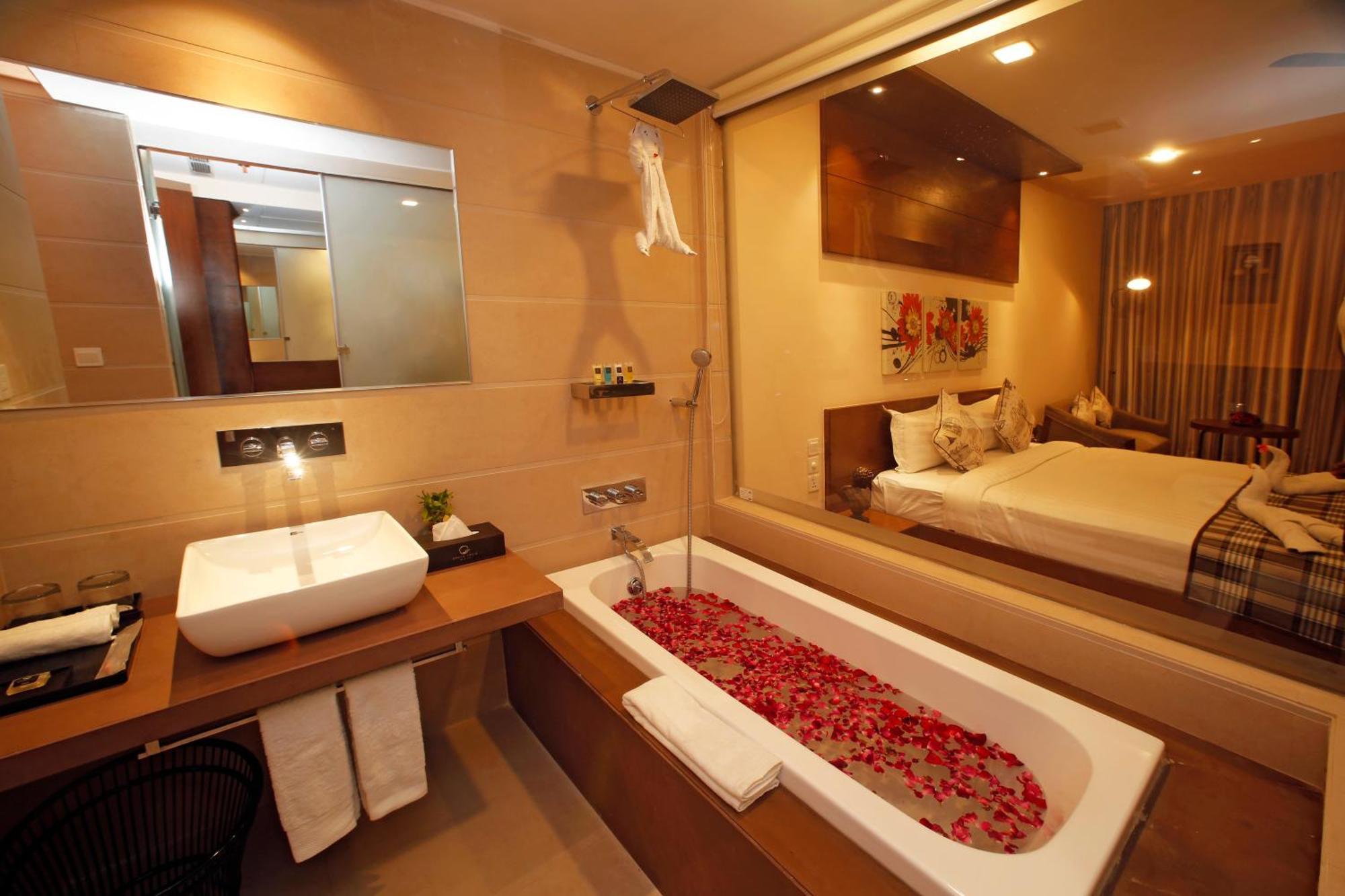 Grand Xenia Hotel Ajmer Ngoại thất bức ảnh