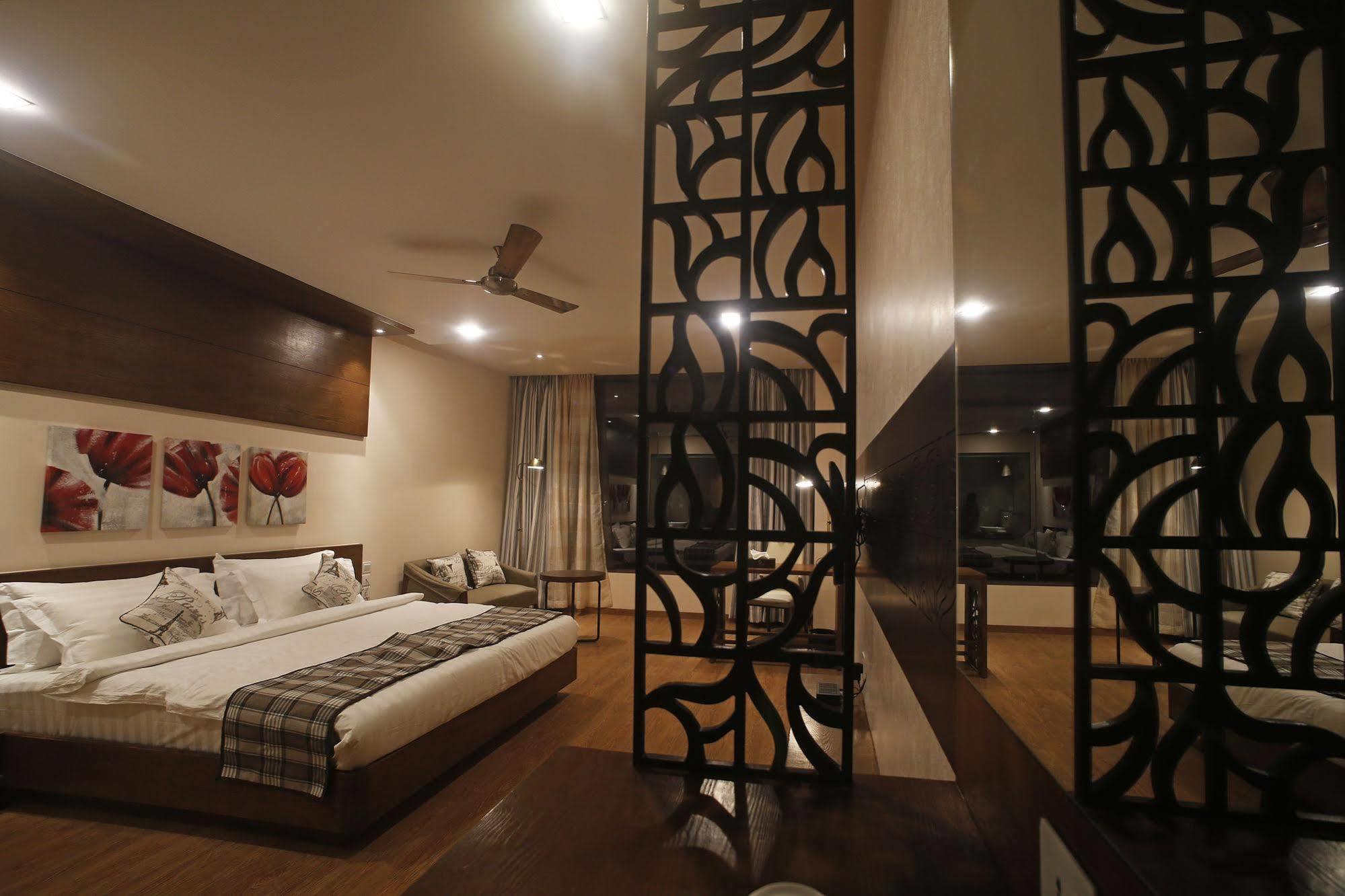Grand Xenia Hotel Ajmer Ngoại thất bức ảnh
