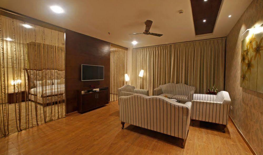 Grand Xenia Hotel Ajmer Ngoại thất bức ảnh