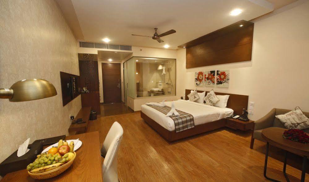 Grand Xenia Hotel Ajmer Ngoại thất bức ảnh