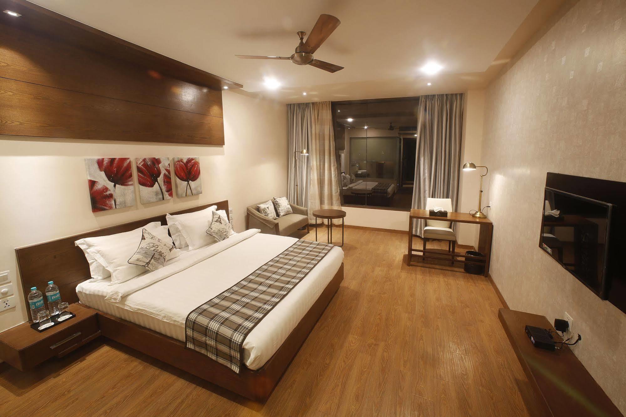 Grand Xenia Hotel Ajmer Ngoại thất bức ảnh